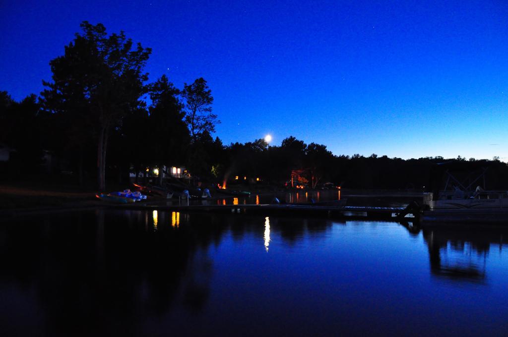 Okimot Lodge On Tomiko Lake Crystal Falls Dış mekan fotoğraf